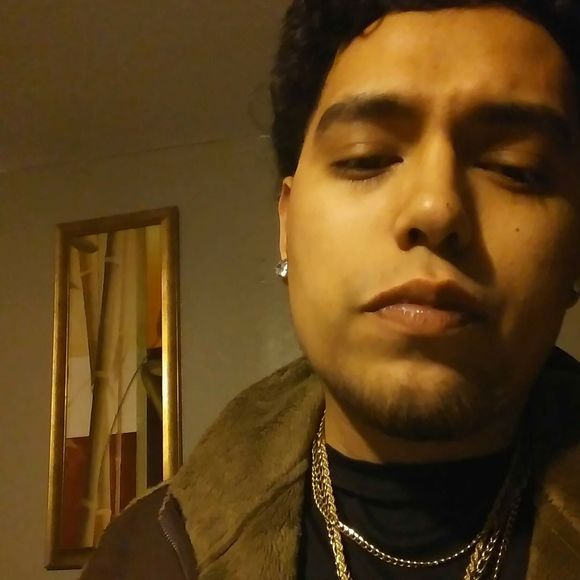 Meet your Posher, Alex - Picture 1 of 1